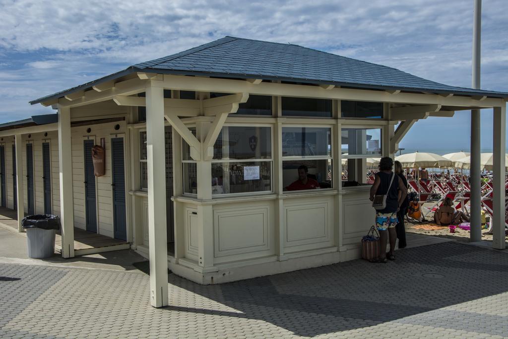 Hotel Riviera Blu Tirrenia Kültér fotó